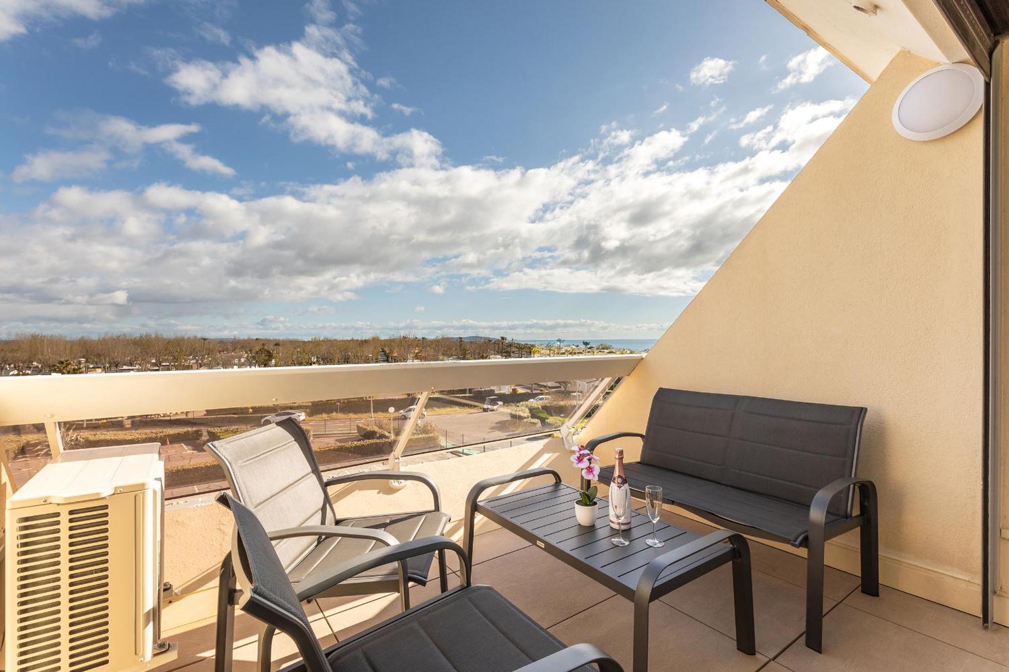 Heliopolis Naturist Luxury Apartment *